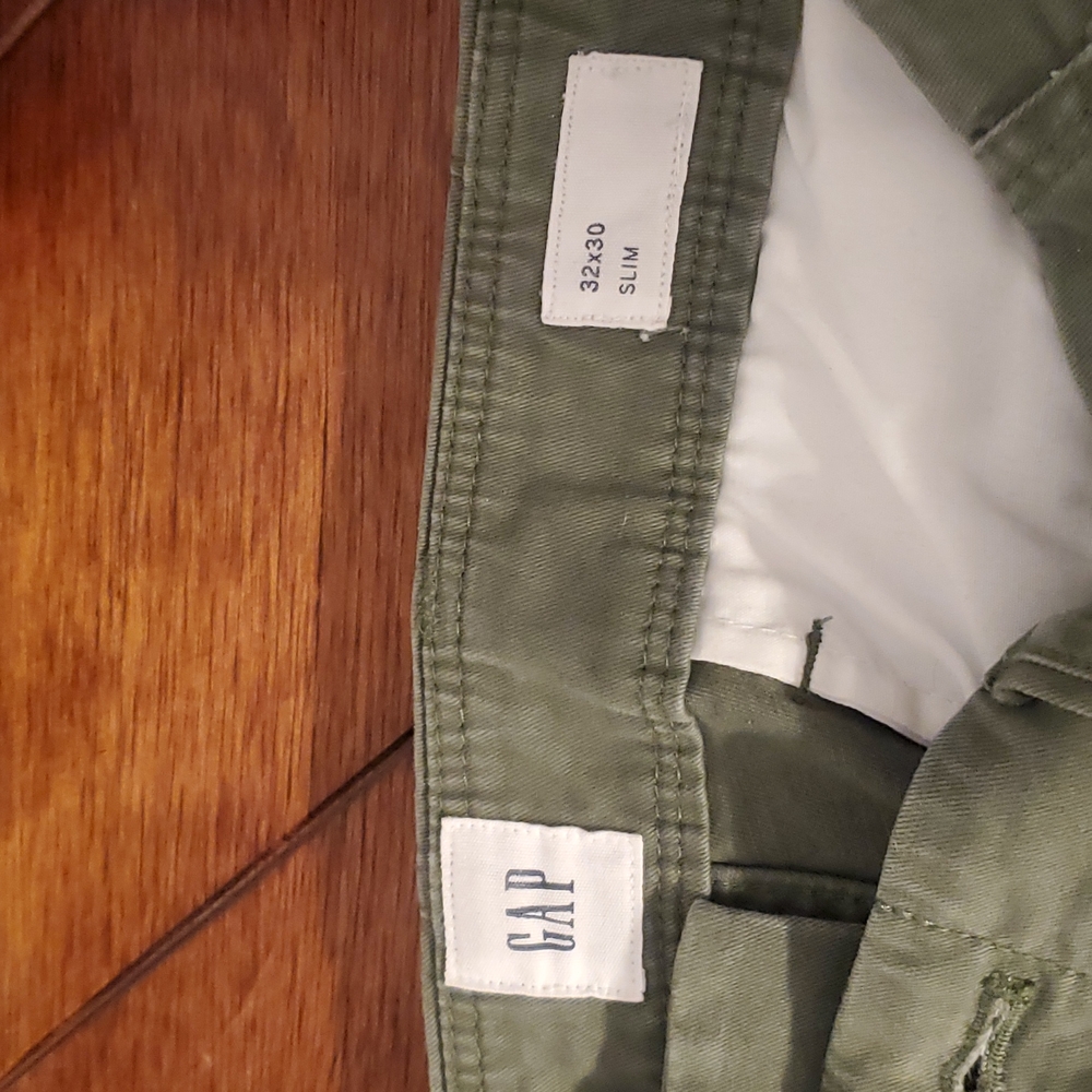 Gap slim chino stretch size 32x30 actual Inseam 26.5inch